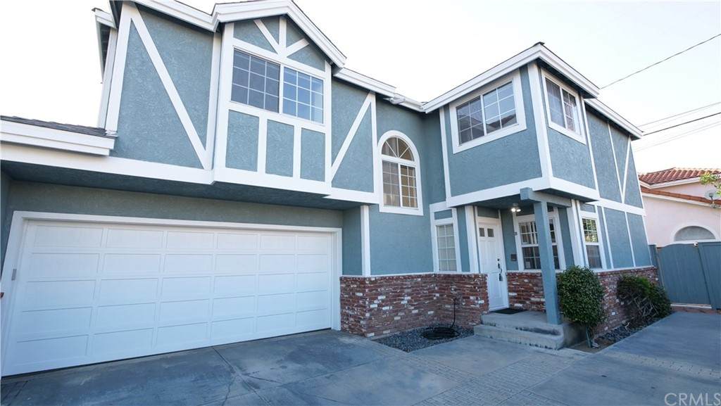 2219 Gates Avenue - Photo 1
