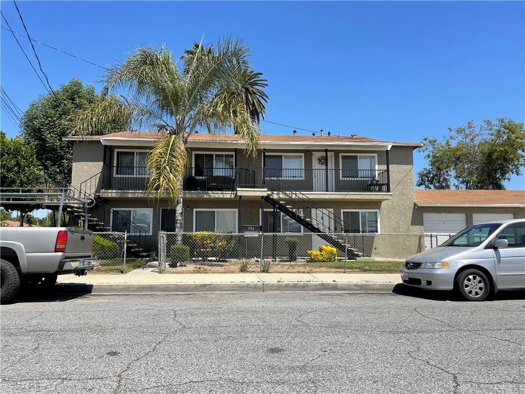 586 11th Street - Photo 1