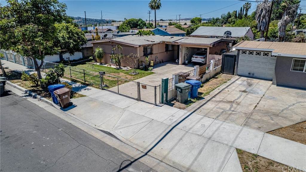 439 Winton Avenue - Photo 1