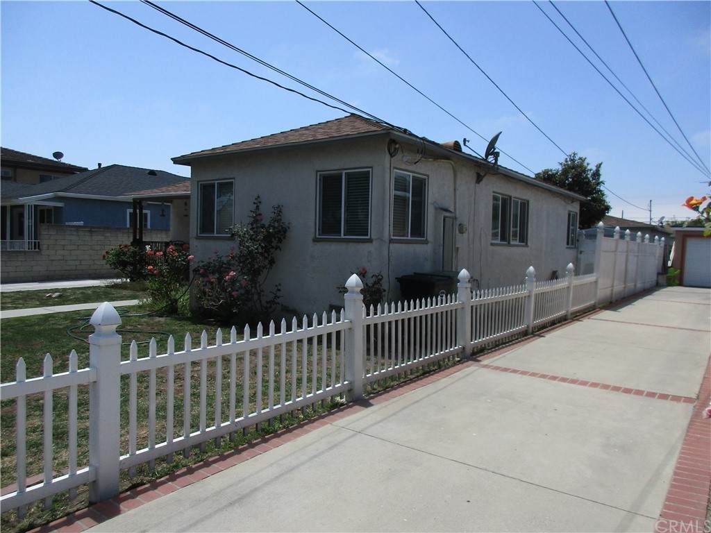 15313 Avis Avenue - Photo 1