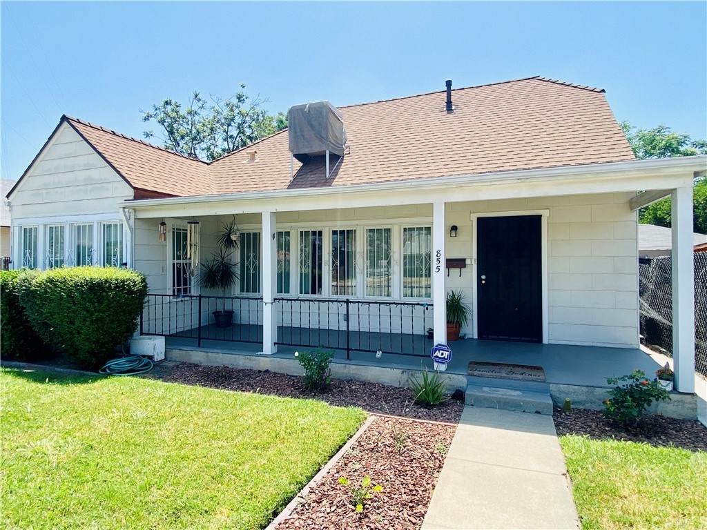 855 19th Street - Photo 1