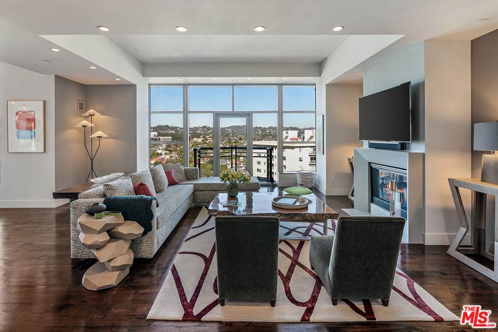 10776 Wilshire Boulevard - Photo 1
