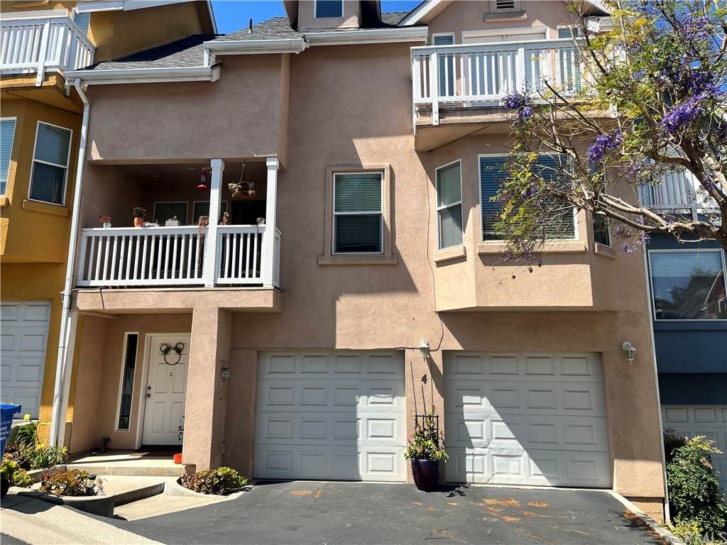 1144 Walnut Street - Photo 1