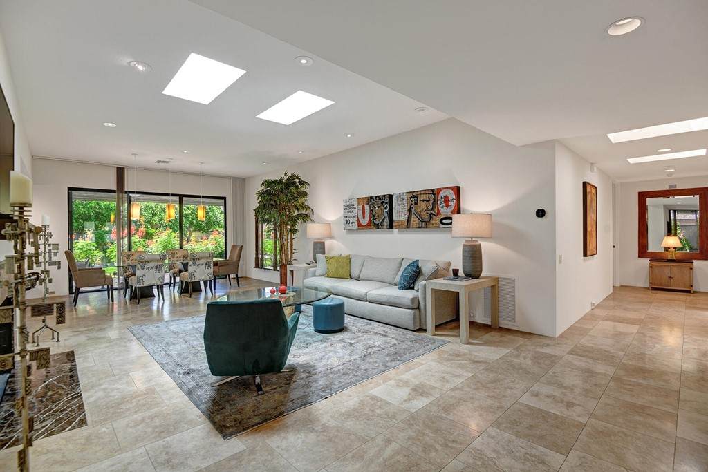 105 Columbia Drive - Photo 1
