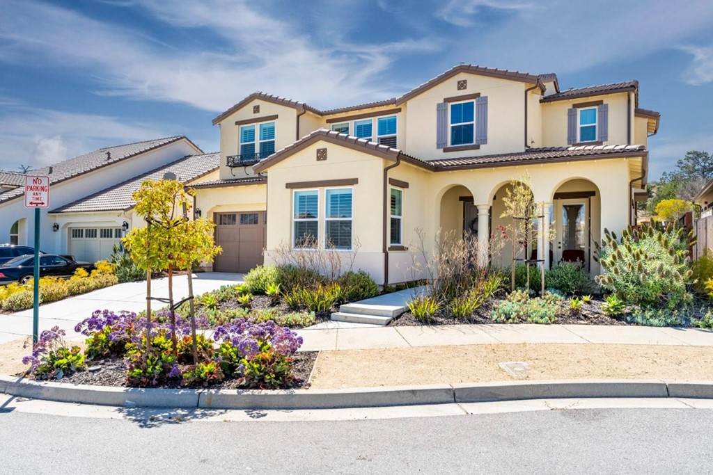 613 Matterhorn Court - Photo 1