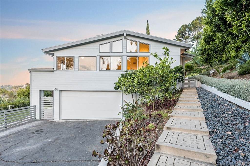 14507 Mulholland Drive - Photo 1