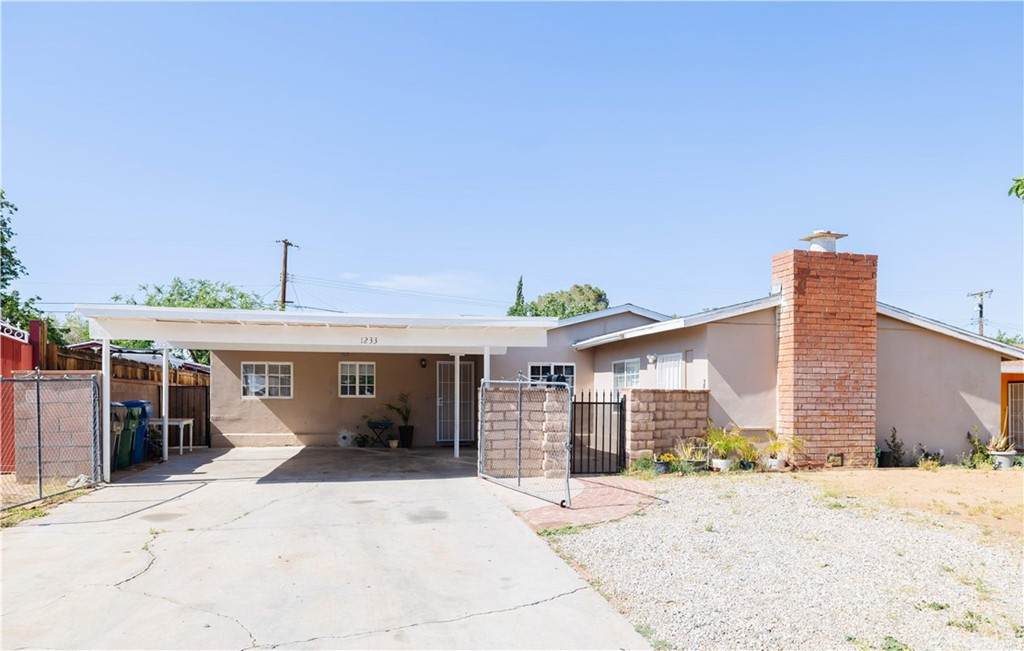 1233 Avenue R4 - Photo 1