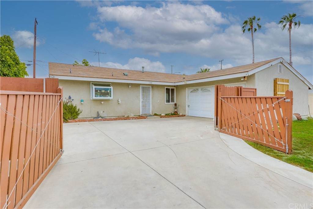 1260 Berkley Street - Photo 1