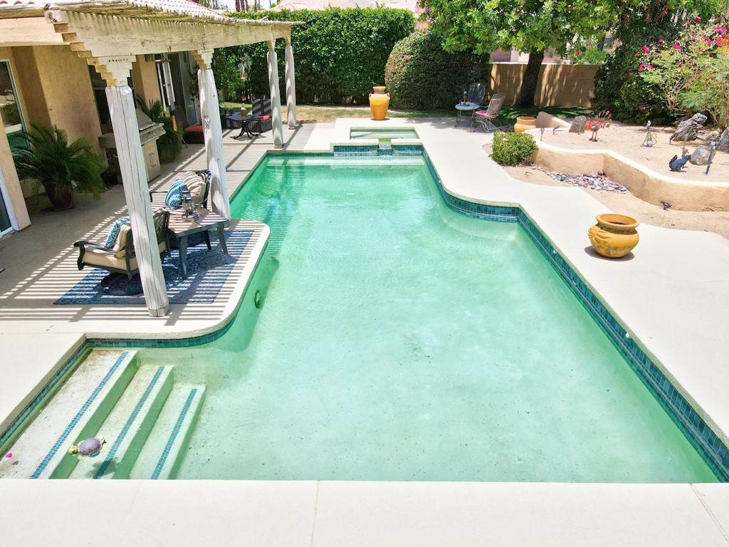 40200 Barington Drive - Photo 1