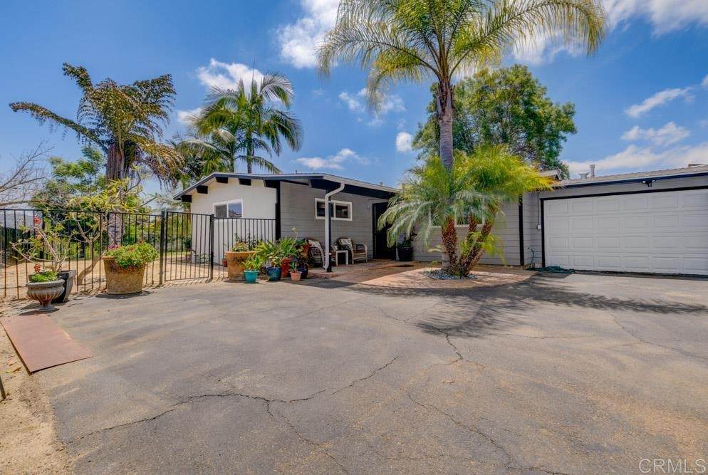 1145 Robin Place - Photo 1