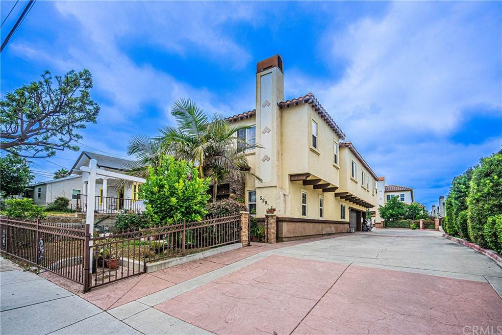 529 Orange Avenue - Photo 1