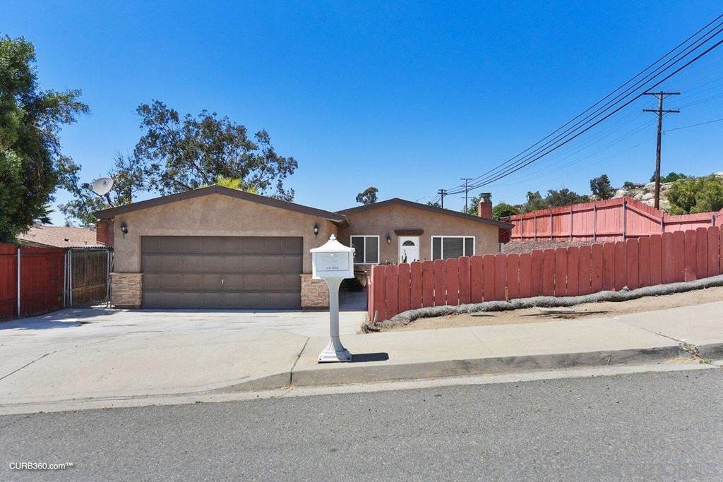 305 G St - Photo 1