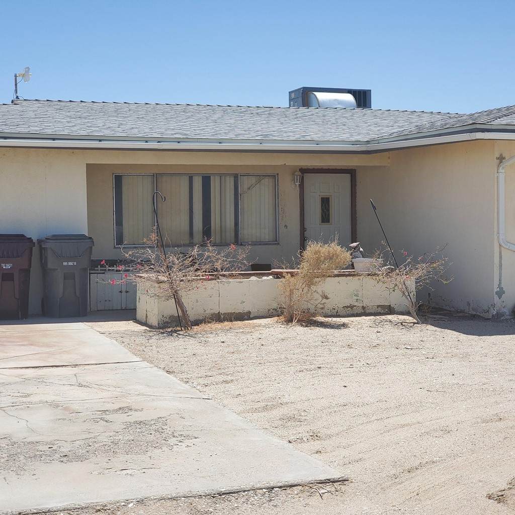 2206 Santa Barbara Avenue - Photo 1