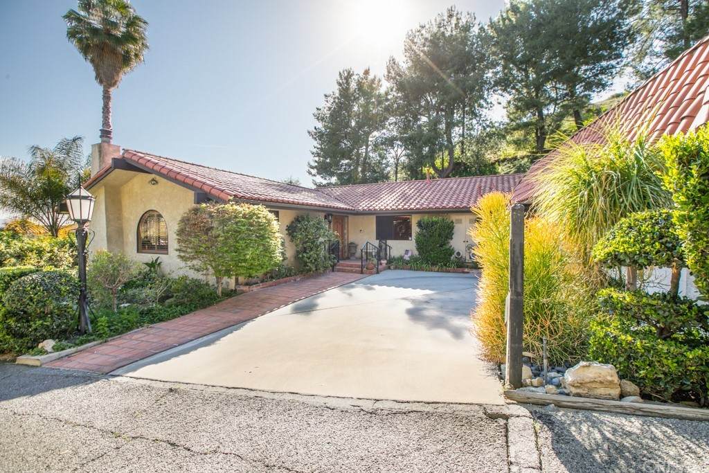 1035 Vista Grande Street - Photo 1
