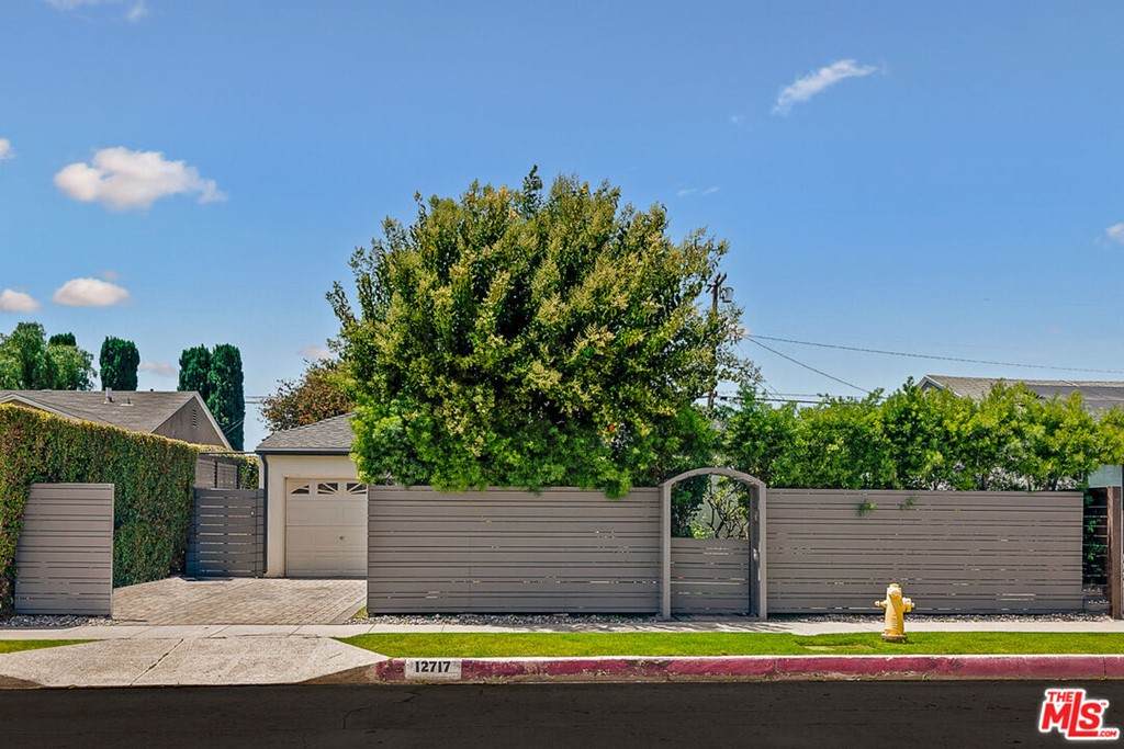 12717 Culver Boulevard - Photo 1