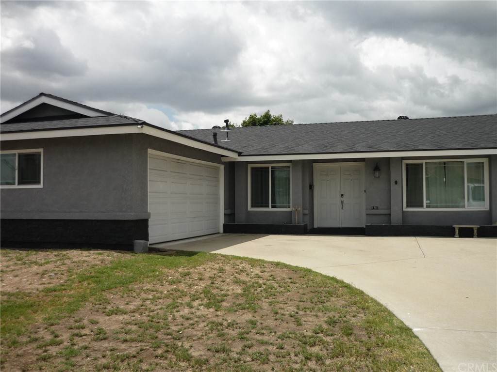 1471 Valley Center Avenue - Photo 1