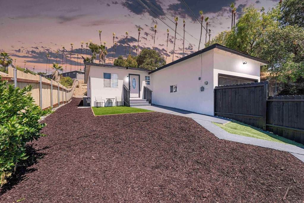 601 Lemon Avenue - Photo 1