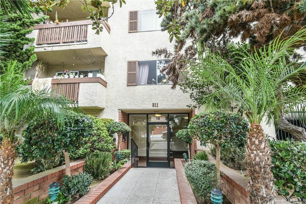 811 6th Street - Photo 1