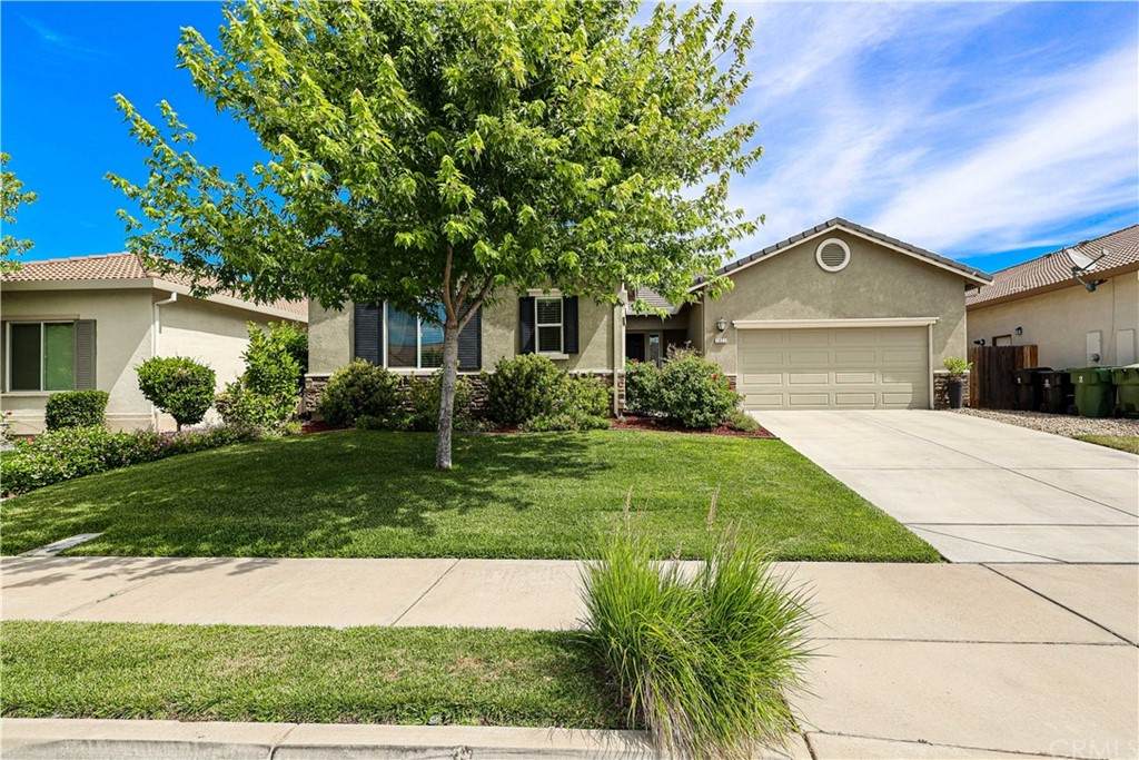 1927 Bridlewood Drive - Photo 1