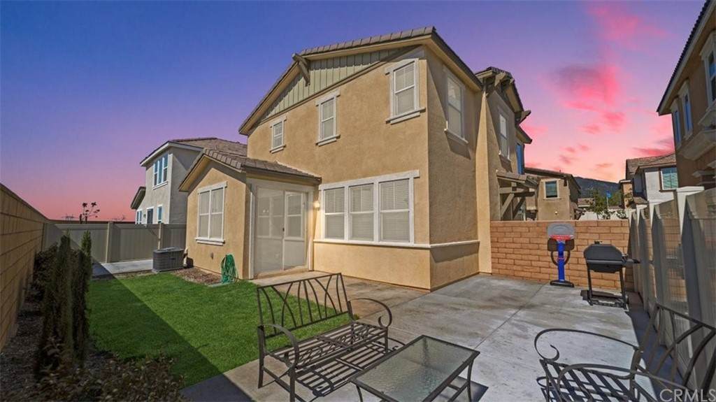 17208 Pioneer Way - Photo 1
