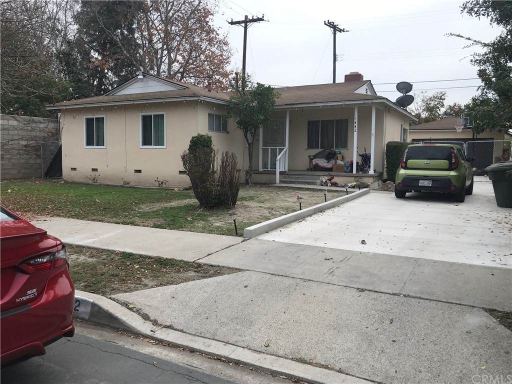 1442 Norman Ave - Photo 1