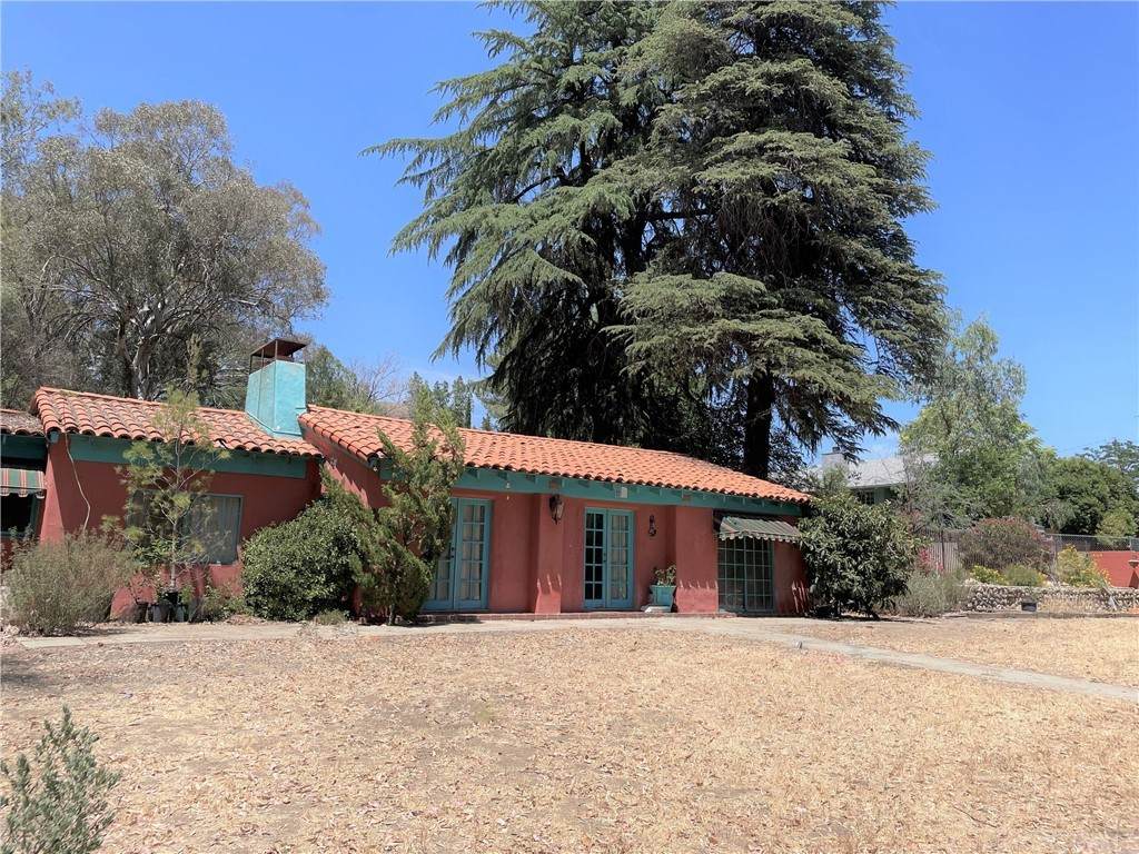 55 Lombardy Lane - Photo 1