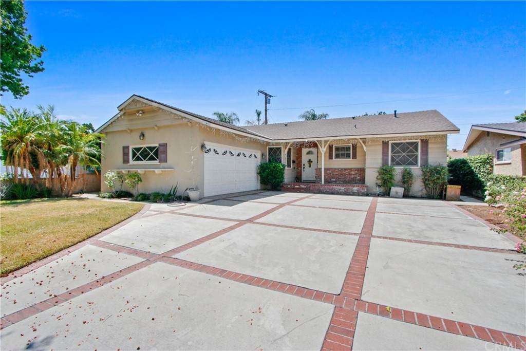 352 Hurst Street - Photo 1