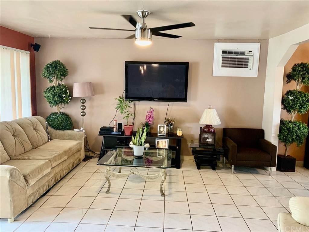 18618 Villa Park Street - Photo 1