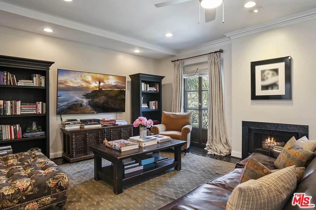 425 Maple Drive - Photo 1