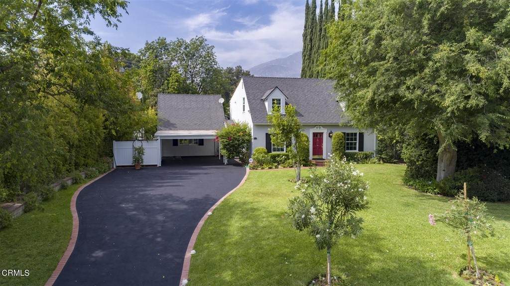 1933 Minoru Drive - Photo 1