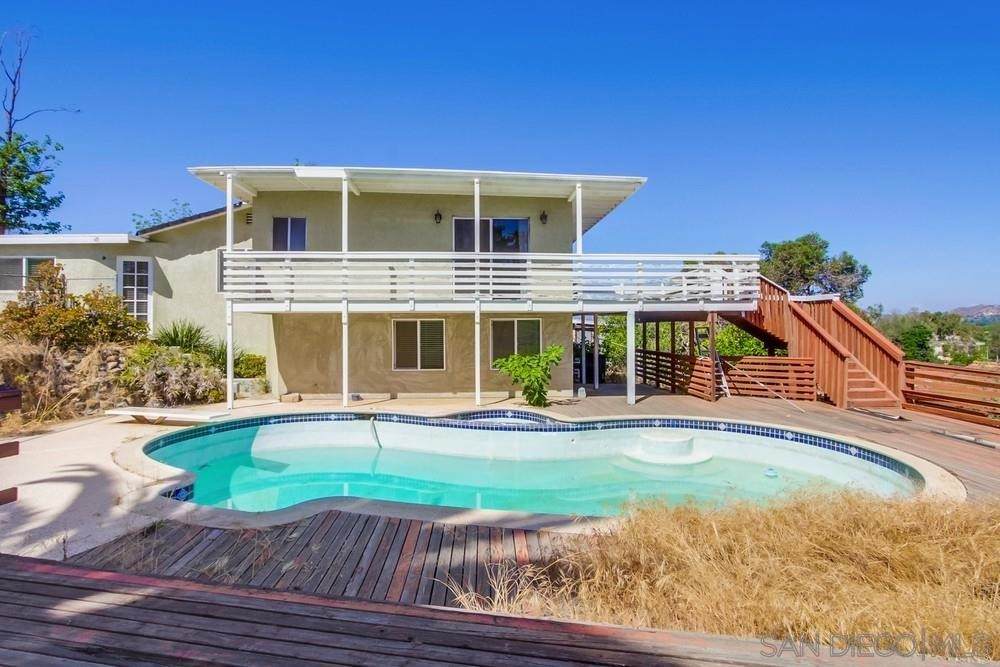 112 Encanto Drive - Photo 1