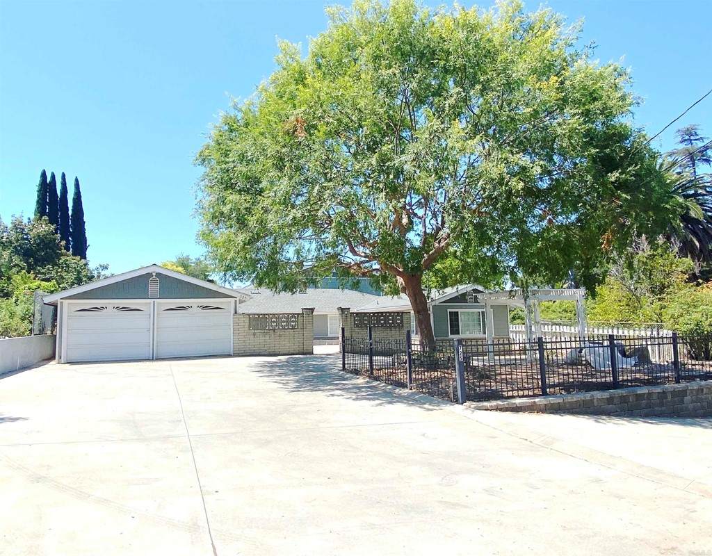 725 Alvarado Street - Photo 1