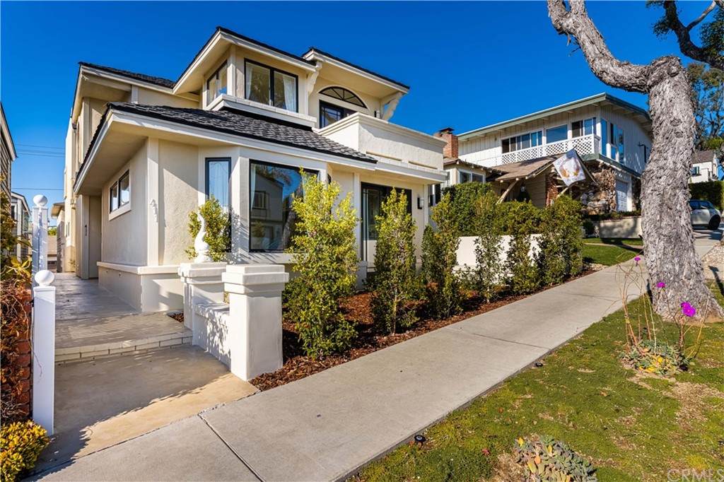 411 Poppy Avenue - Photo 1