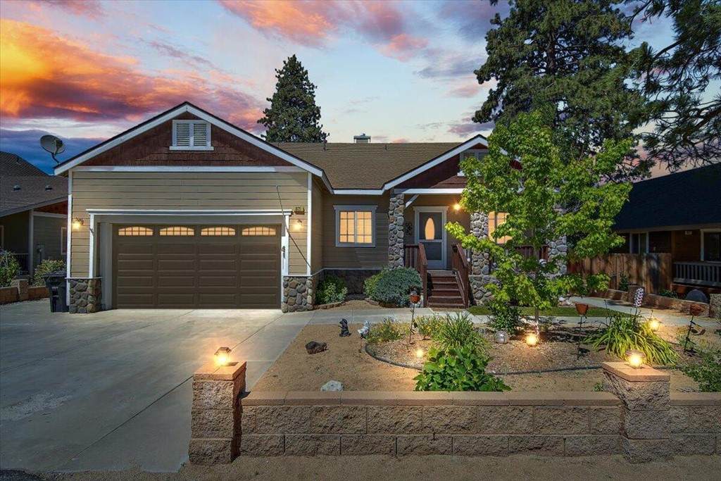 1625 Malabar Way - Photo 1