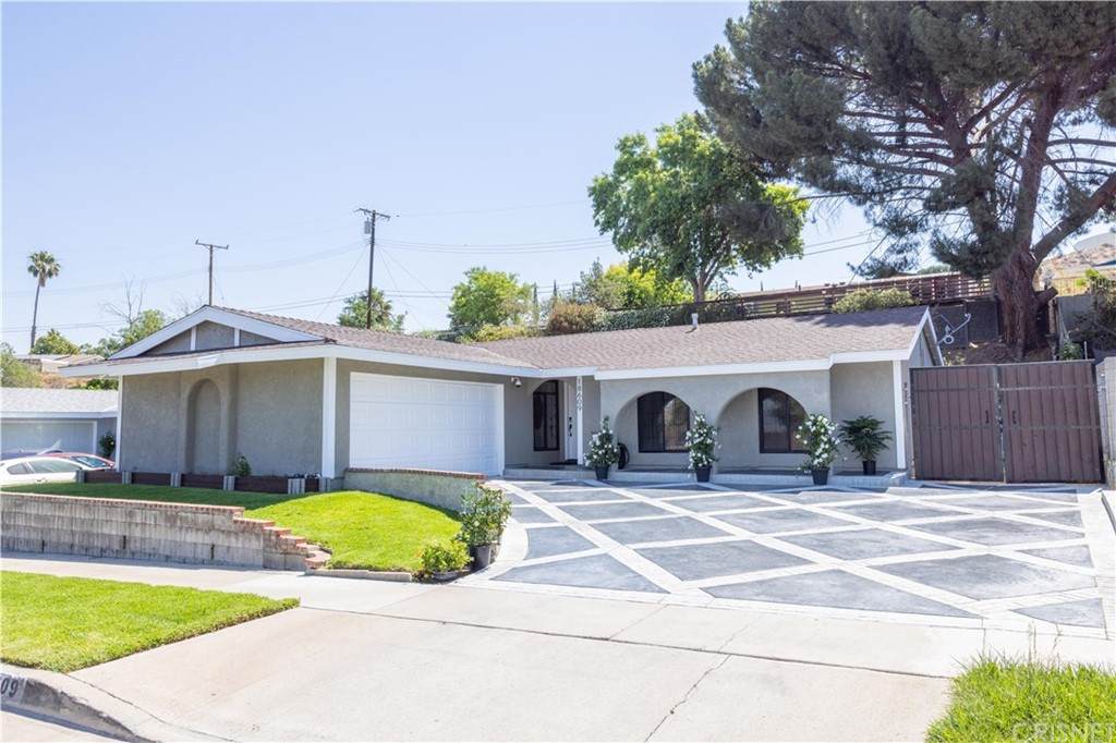 18609 Fairweather Street - Photo 1