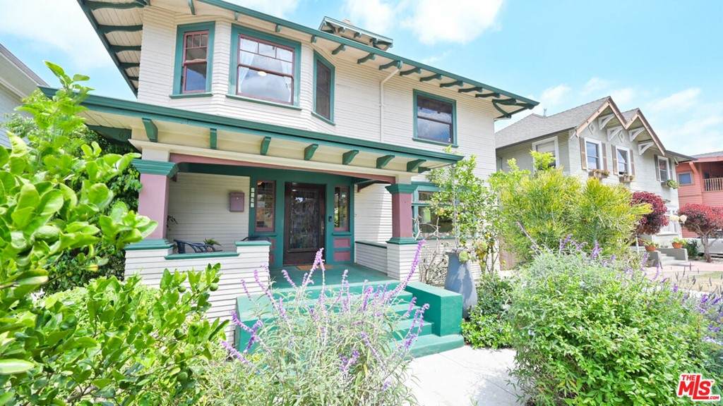 2302 Budlong Avenue - Photo 1
