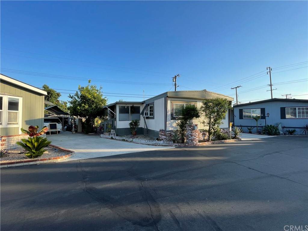 1517 Newhope Street - Photo 1