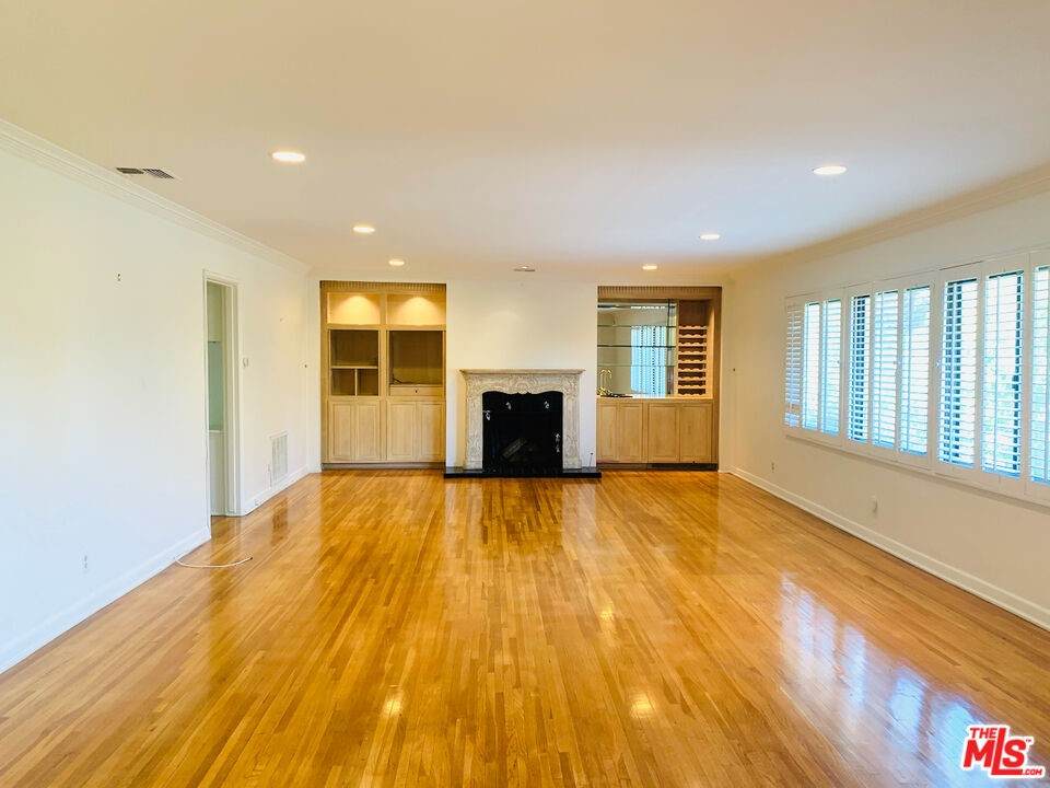 11901 Sunset Boulevard - Photo 1