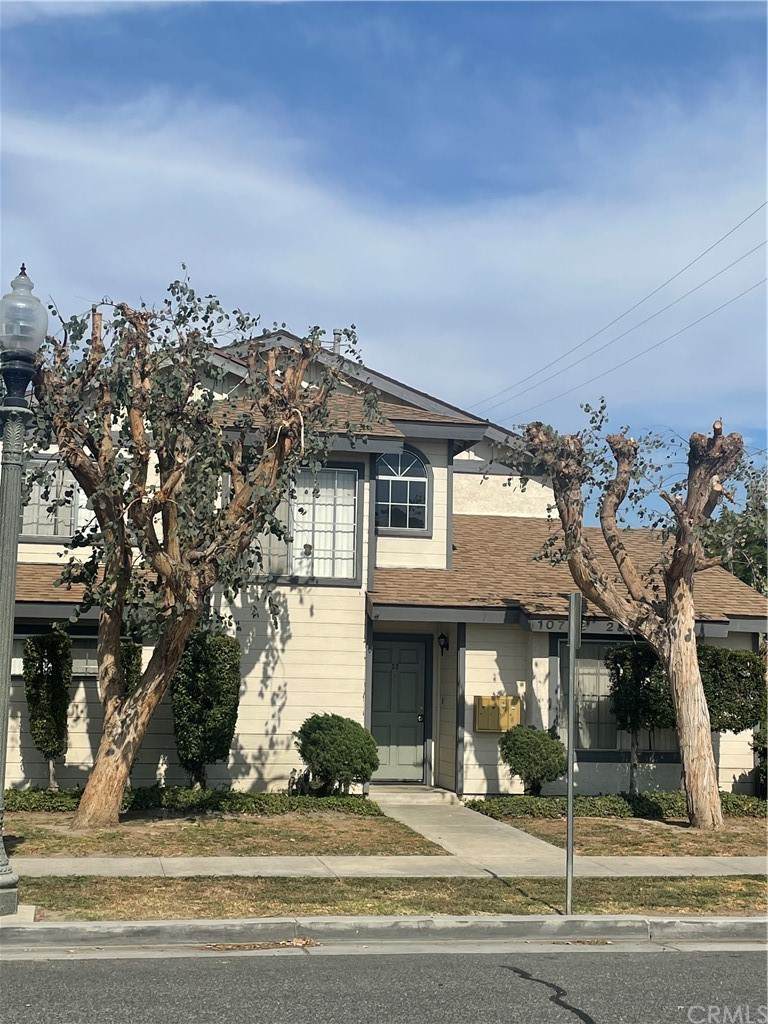 10722 Oak Street - Photo 1