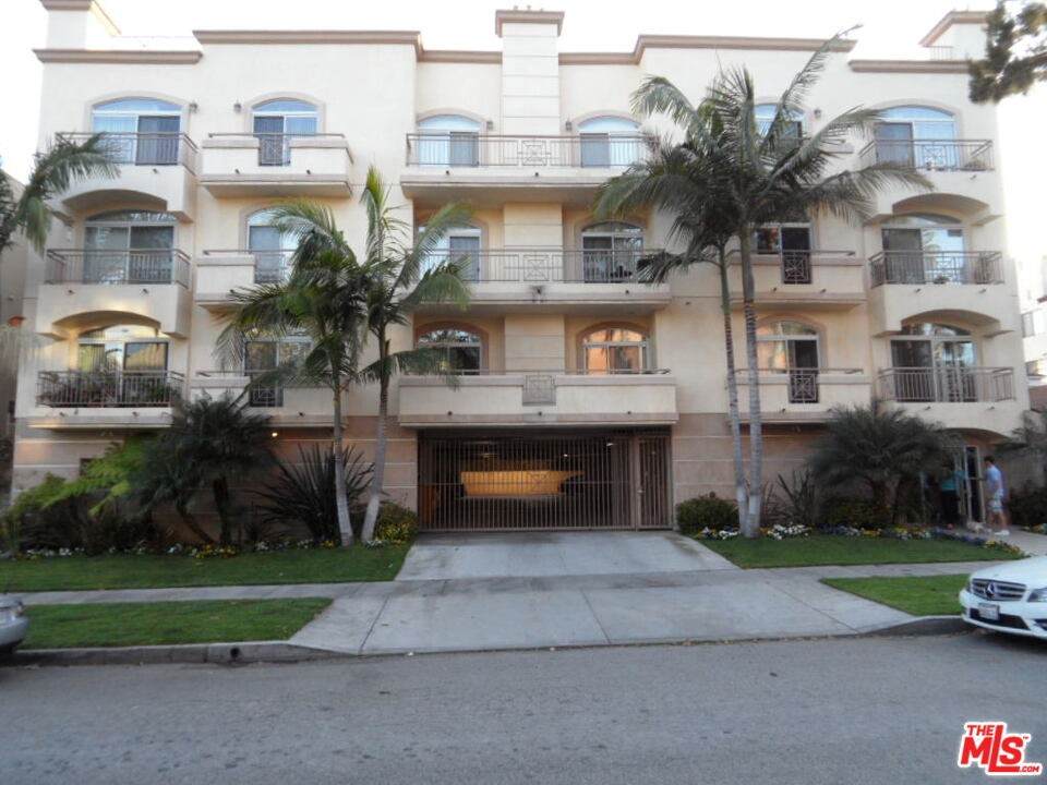 2121 Bentley Avenue - Photo 1
