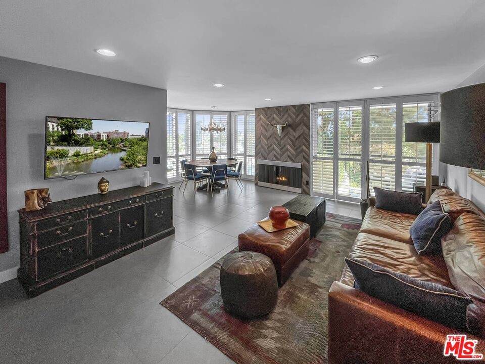 8530 Holloway Drive - Photo 1