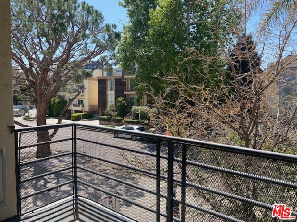 2134 Bentley Avenue - Photo 1