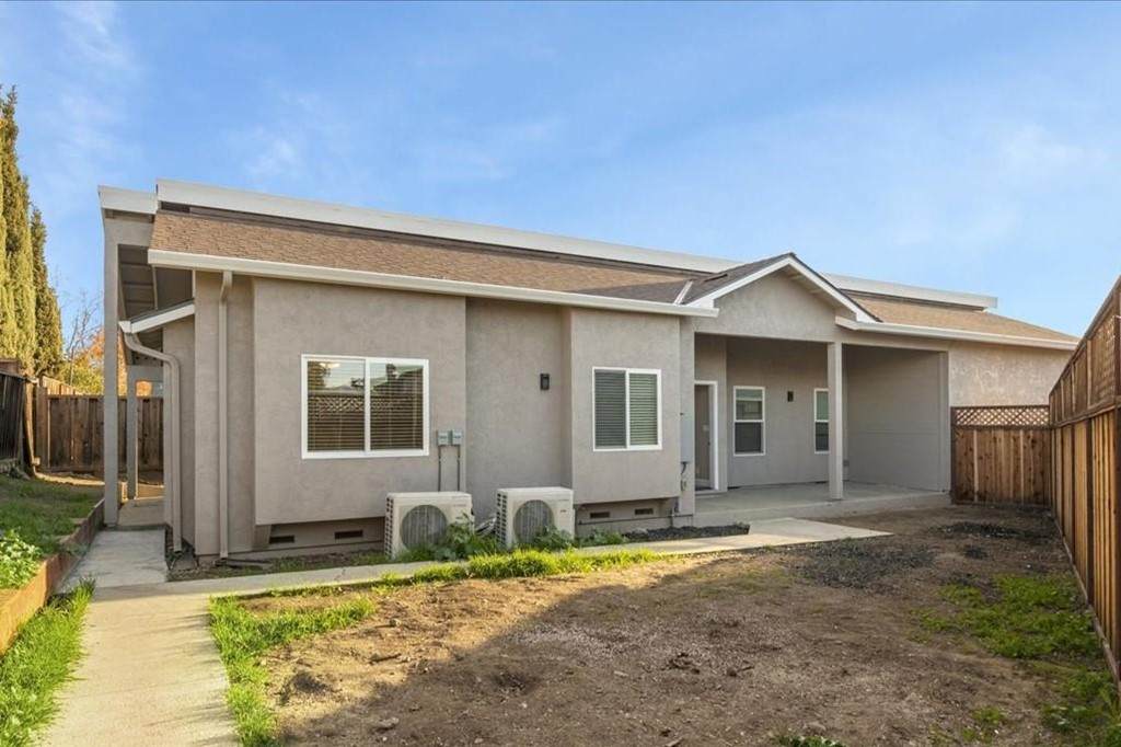 2604 Sierra Vista Court - Photo 1