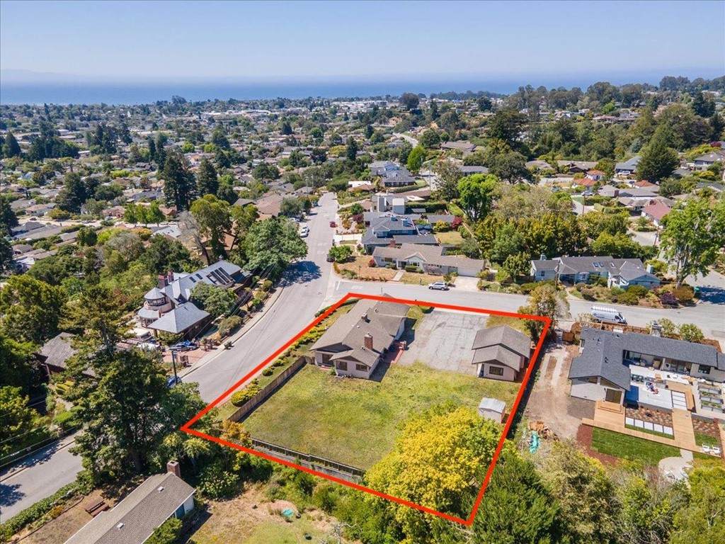 1011 Laurent Street - Photo 1