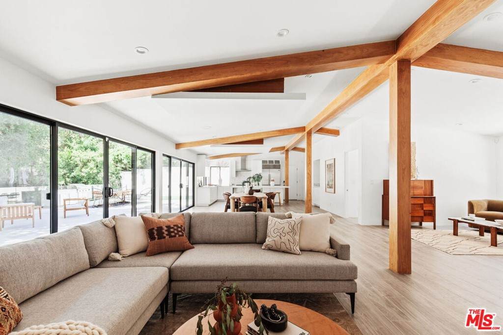 3469 Mandeville Canyon Road - Photo 1