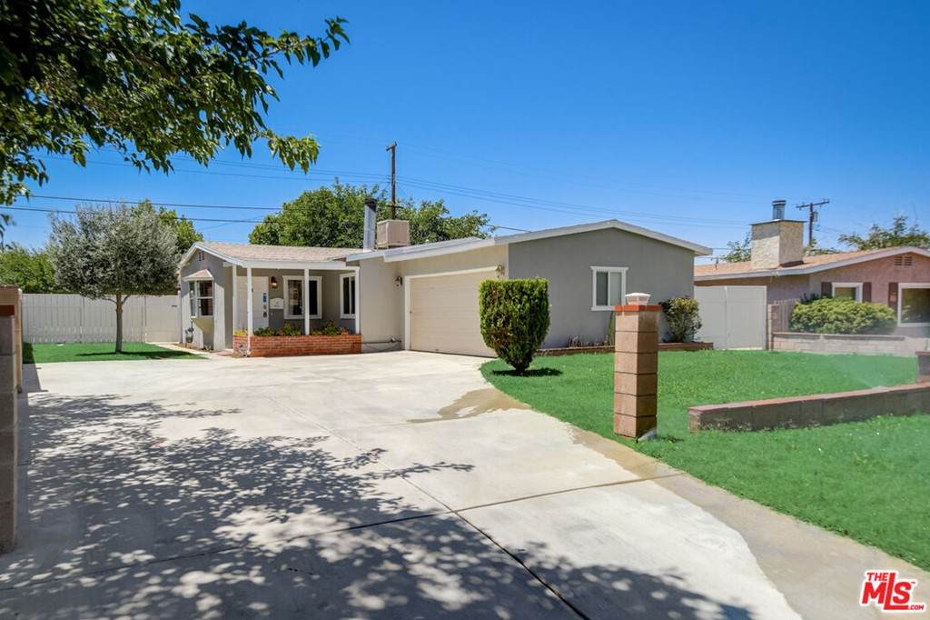 38857 Juniper Tree Road - Photo 1