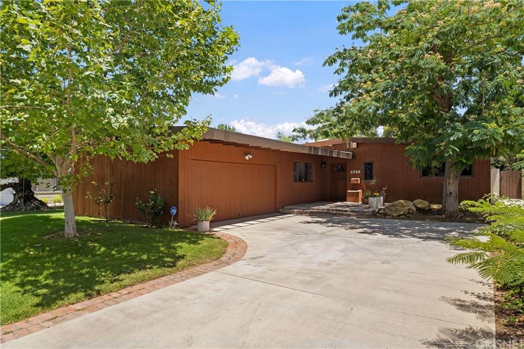 5744 Graves Avenue - Photo 1