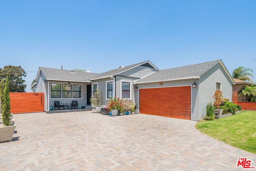 11921 Haas Avenue - Photo 1