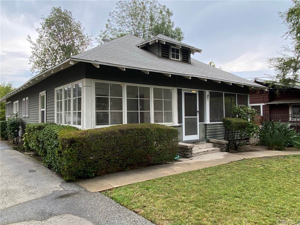 582 Oakland Avenue - Photo 1