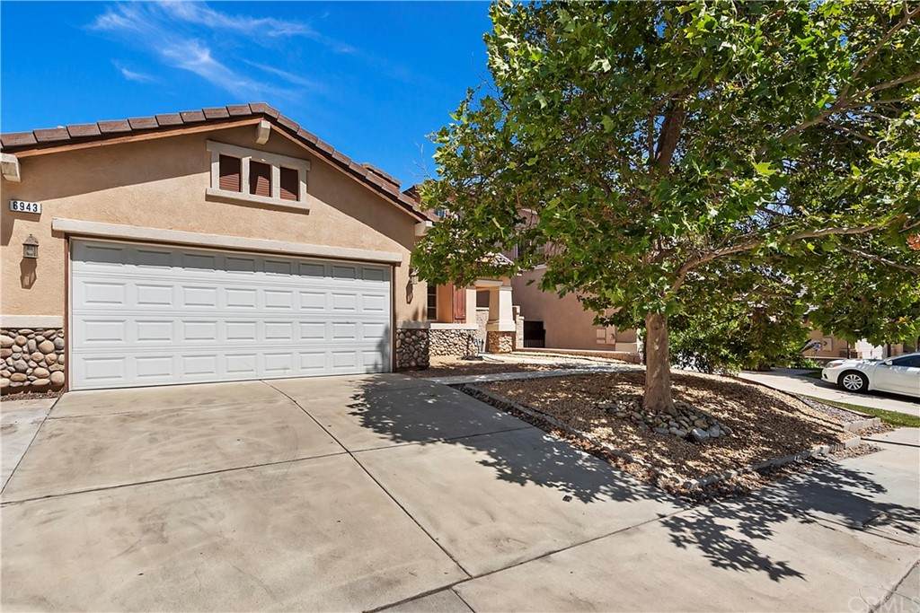 6943 Lisa Drive - Photo 1